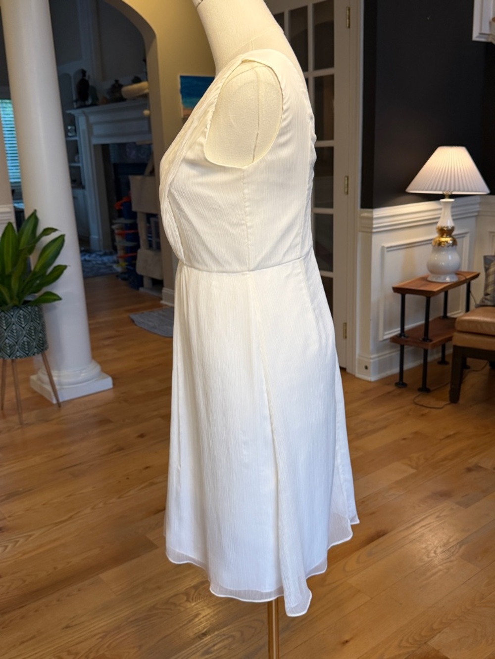 J.Crew Minimalist 2010s White‎ Chiffon V-Neck Dress (VGUC) - Picture 6 of 10